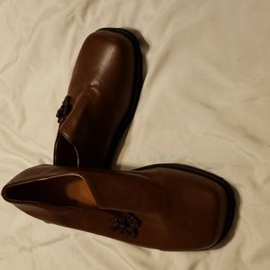 Nwot womens shoes 9.5